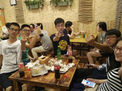 察哈尔右翼后烧烤加盟,学烧烤技术,开烧烤店多少钱疯狂烤翅加盟